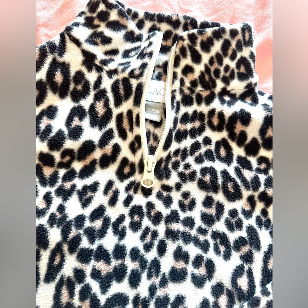 Girls Leopard Print 3-4 Zip Top. Perfect Condition! Size Small (5/6) ⭐️⭐️⭐️